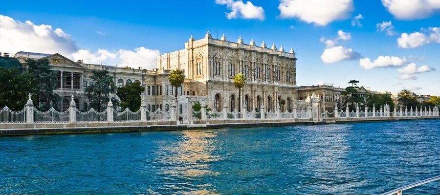 Istanbul: Dolmabahce Palace and Grand Bazaar Tour - The final sultans and Ataturk’s connection