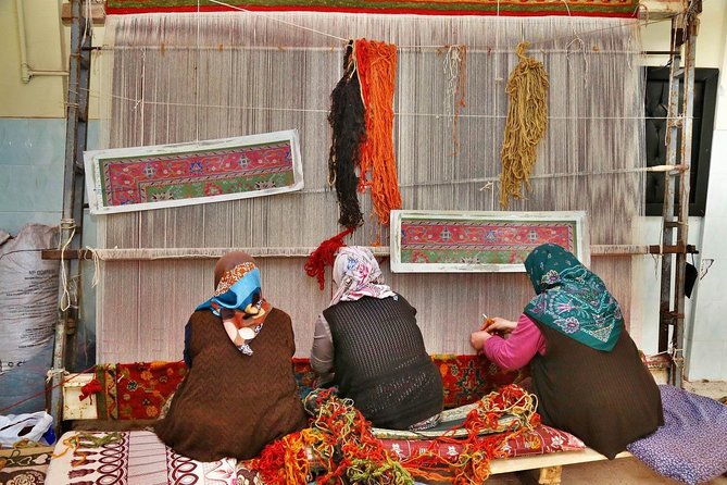 Istanbul Grand Bazaar and Egyptian Bazaar Shopping Tour - What the ceramics workshop adds