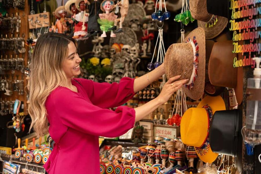 Istanbul: Grand Bazaar Shopping Tour & Shopping Assistant - Why a shopping assistant helps inside the Grand Bazaar