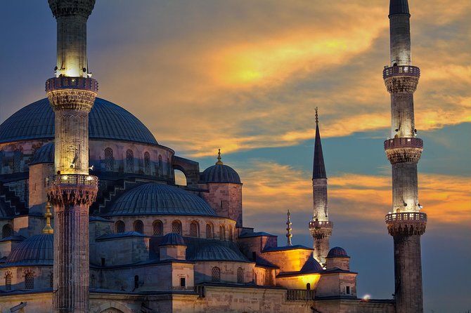 Istanbul: Hagia Sophia, Blue Mosque, and Grand Bazaar Tour - The Grand Bazaar: Shopping Time With a Qualification