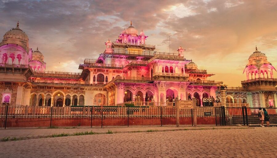 Jaipur Sightseeing by Tuk-Tuk: Temples, Palaces & Markets - Jaipur by tuk-tuk: a practical look at the day