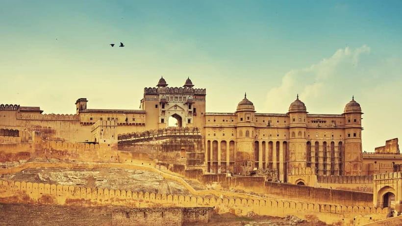 Jaipur Sightseeing by Tuk-Tuk: Temples, Palaces & Markets - Hawa Mahal starts the morning in pink sandstone