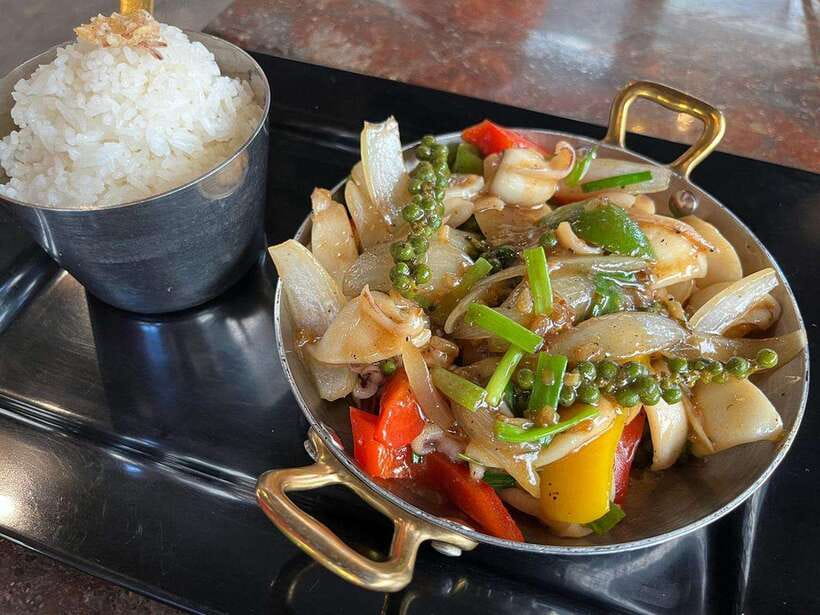 Kampot : Cooking Class in a Local Chef with Market Tour - Eating the meal you have prepared