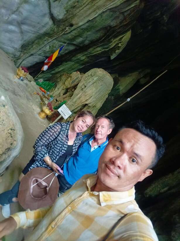 Kampot Countryside include Pepper farm,Kep crab market beach - Phnom Chhngok and the 7th-century cave temple