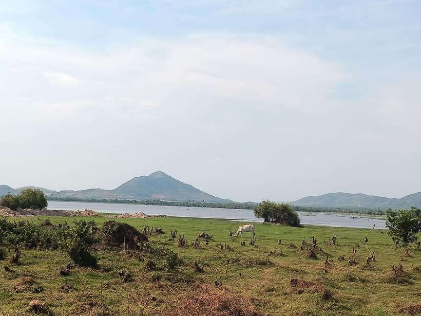 Kampot Countryside include Pepper farm,Kep crab market beach - The tuk-tuk route and the rhythm of eight hours