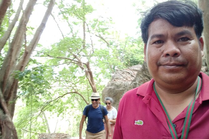 KAMPOT TRAVEL-Pepper farm. Cave.Secret lake-Crab market & Salt... - Phnom Chhngok Cave Temple: the day’s most unusual stop