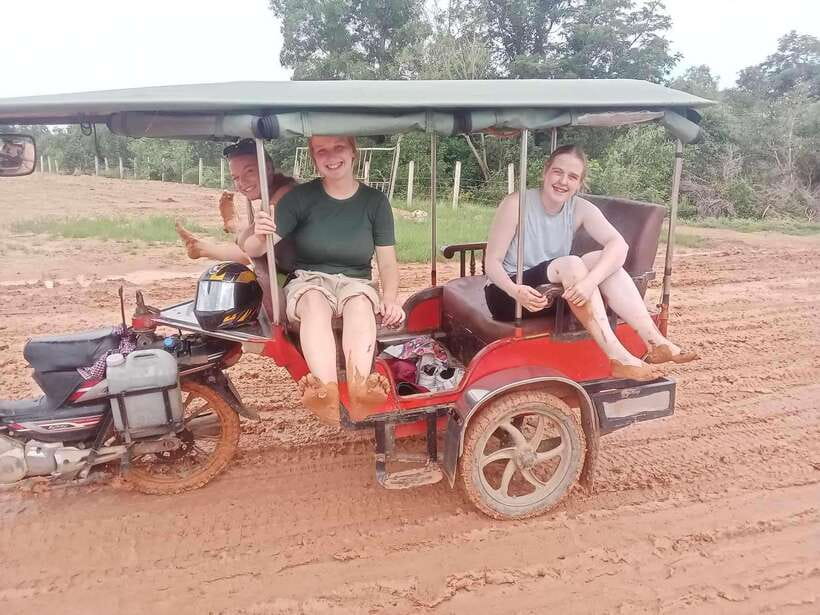 Kampot: Tuk Tuk Trip to Pepper Farm, Kep, Crab Market & More - Phnom Chhngok Cave and its quiet temple setting