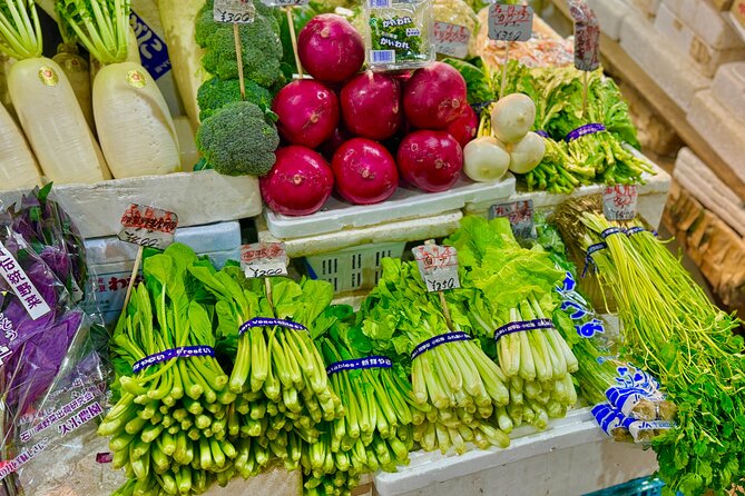 Kanazawa: 2-Hour Private Tour of Omicho Market with Tastings - Who Should Book This Market Tour?
