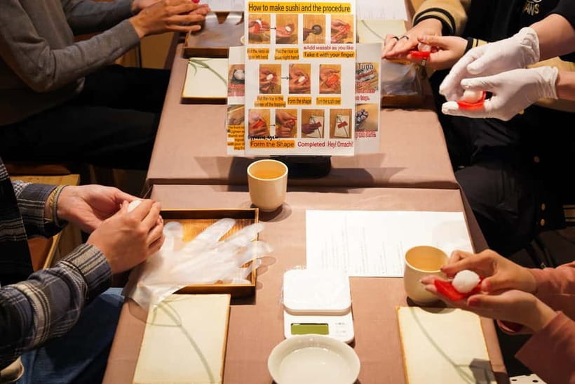 Kanazawa: Sushi Making Experience at Oumicho Market - Eating what you make