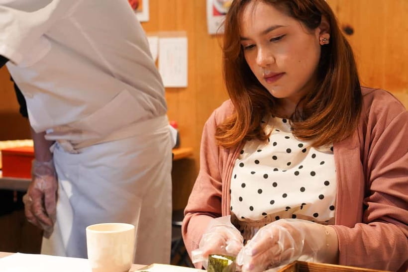 Kanazawa: Sushi Making Experience at Oumicho Market - The market setting and your photo opportunities