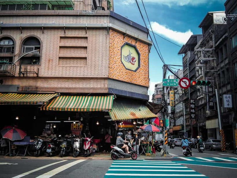 Keelung Half-Day Food Tour: Explore Day & Night Markets - Herb shops and fresh markets