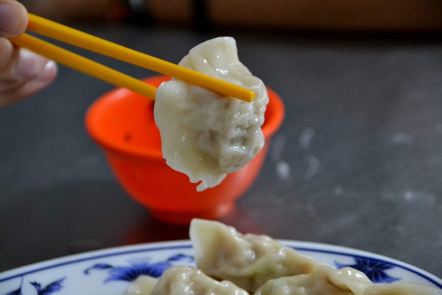 Keelung Half-Day Food Tour: Explore Day & Night Markets - What the guide adds to the $80 price