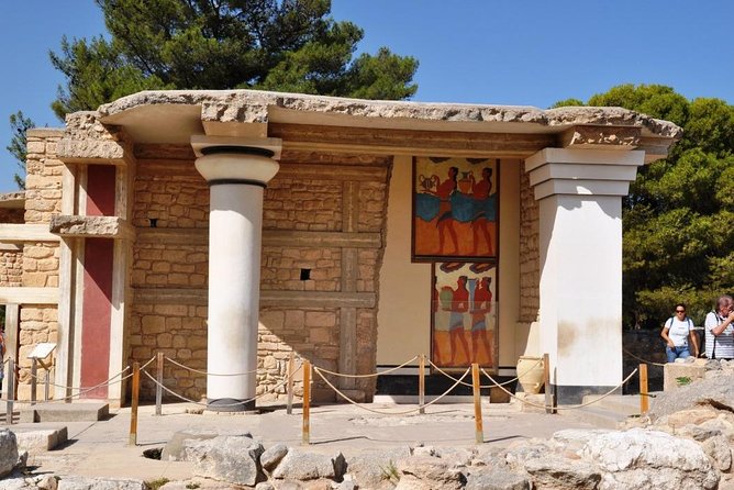 Knossos Palace guided tour - Heraklion City tour + market - The short stop at a Cretan farm