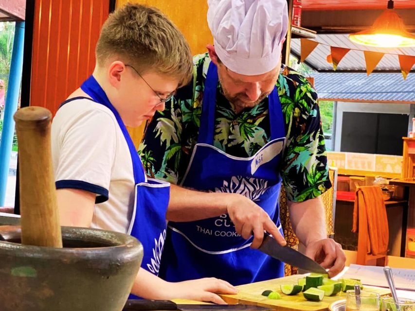 Ko Lanta: Thai Cooking Class with Market Tour and Dinner - Chef Pak’s teaching style is part of the value