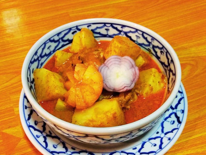 Ko Lanta: Thai Cooking Class with Market Tour and Dinner - Fruit and vegetable carving from 3:00 p.m. to 6:00 p.m.