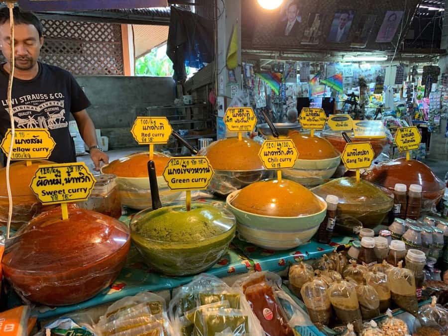 Koh Samui: Thai Cooking Class with Local Market Tour - Cooking in a garden-style kitchen