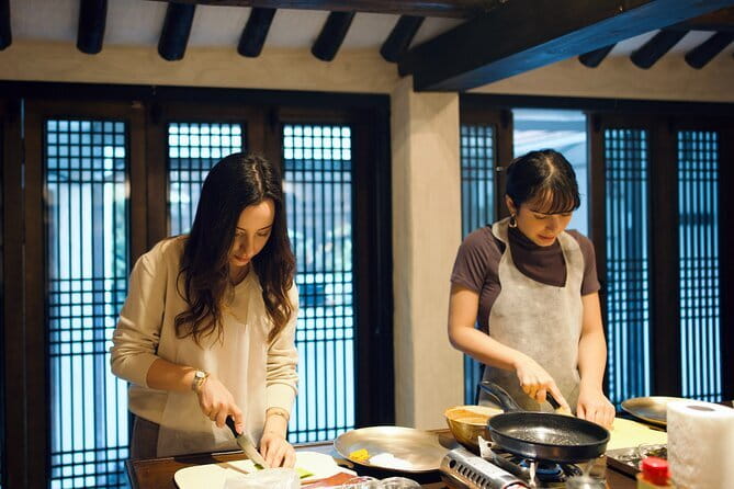 Korean Cooking Class with Grocery Shopping at Seoul Local Market - Who will get the most from this class?