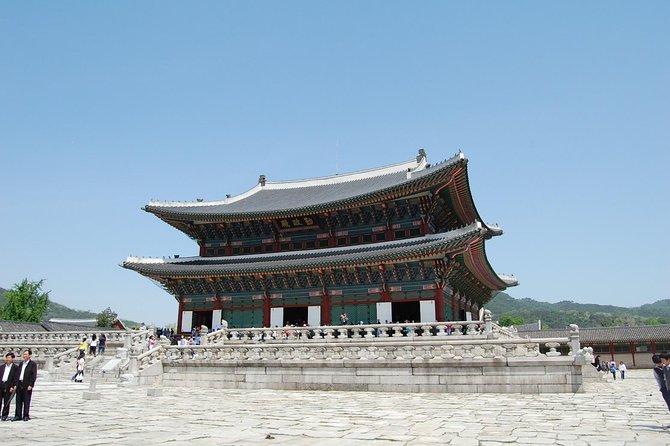 Korean Palace and Market Tour in Seoul Including Insadong and Gyeongbokgung Palace - Jogyesa Temple brings a quieter pause