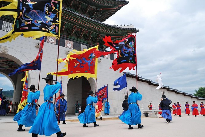 Korean Palace and Market Tour in Seoul Including Insadong and Gyeongbokgung Palace - Insadong is best for browsing, not rushing