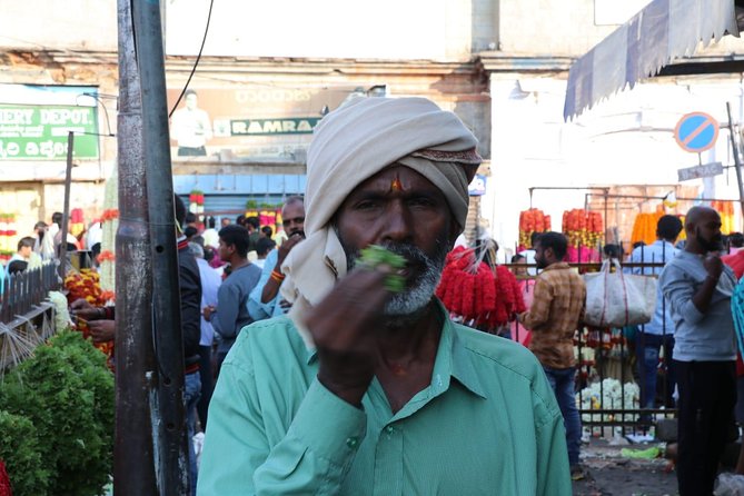 KR Market Photo Walk - Booking, group size, and cancellation