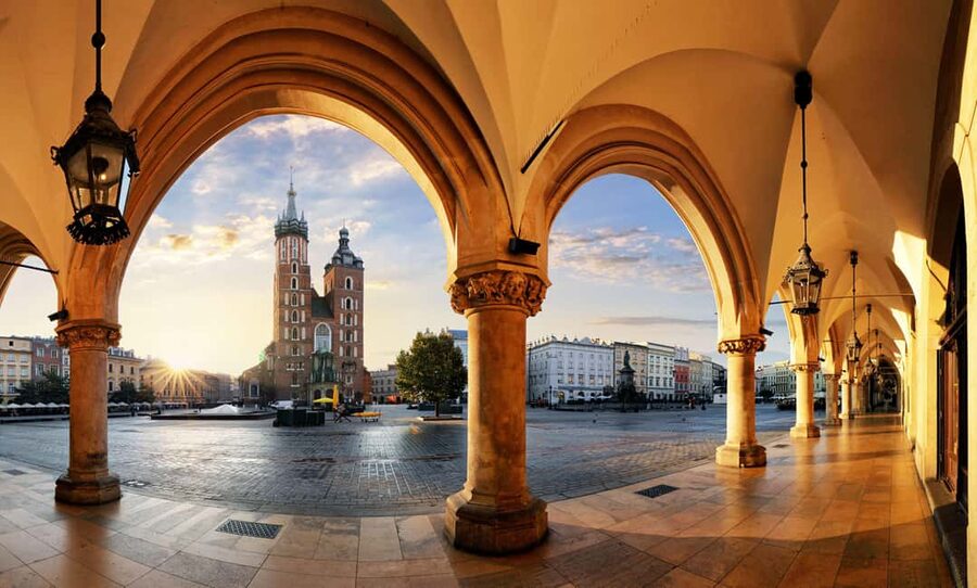Krakow: The Underground Market Museum Guided Tour - Krakow’s main square has a second level