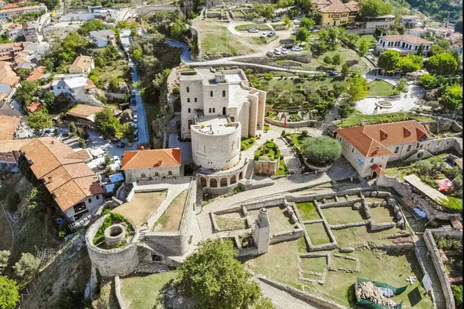 Kruja castle, the old Bazaar & Sarisalltik- Departure from Tirana - Guides, pacing, and the human side of the tour