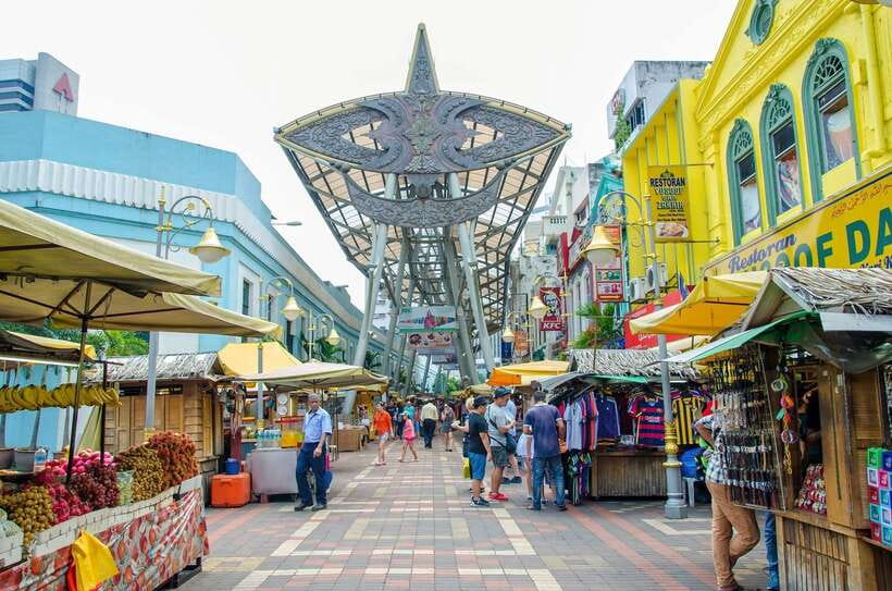 Kuala Lumpur: 4-Hour Authentic Local Markets & Event Tour - Key points at a glance
