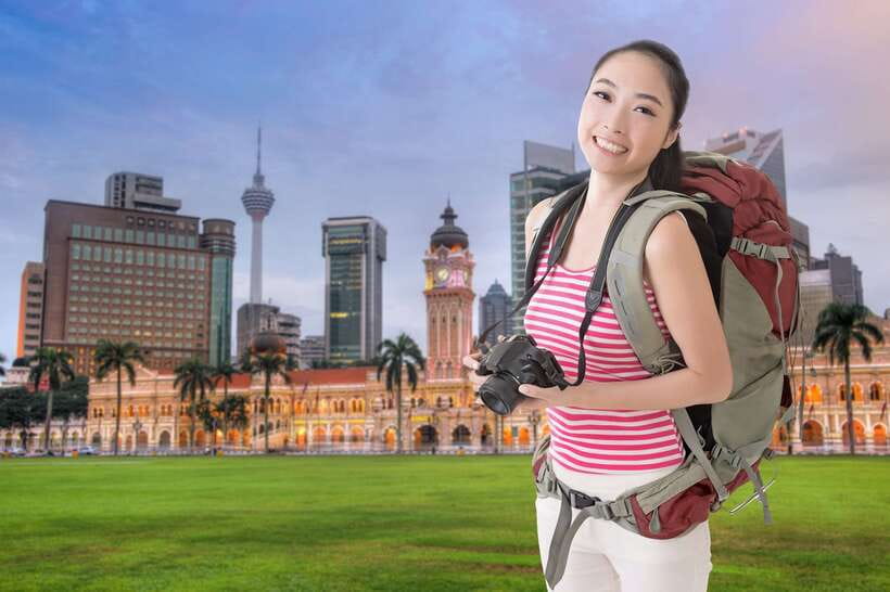 Kuala Lumpur: 4-Hour Authentic Local Markets & Event Tour - A short pause around Merdeka Square