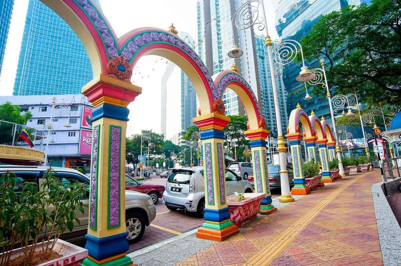 Kuala Lumpur: 4-Hour Authentic Local Markets & Event Tour - Chinatown for browsing and bargaining