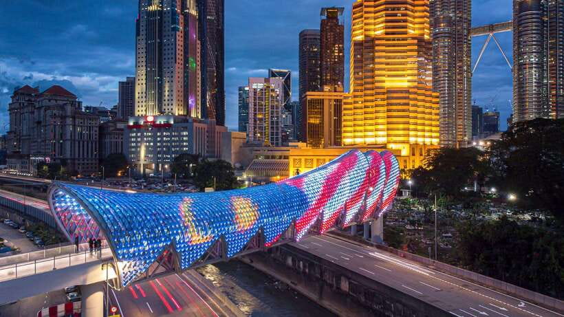 Kuala Lumpur: Sightseeing, Markets, and Food Night Tour - The Golden Triangle and Petronas Towers after dark