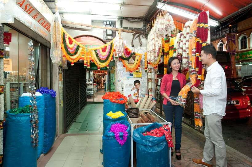 Kuala Lumpur: Street Market Exploration & Shopping Tour - Masjid India for Malaysian, Indian, and Chinese goods