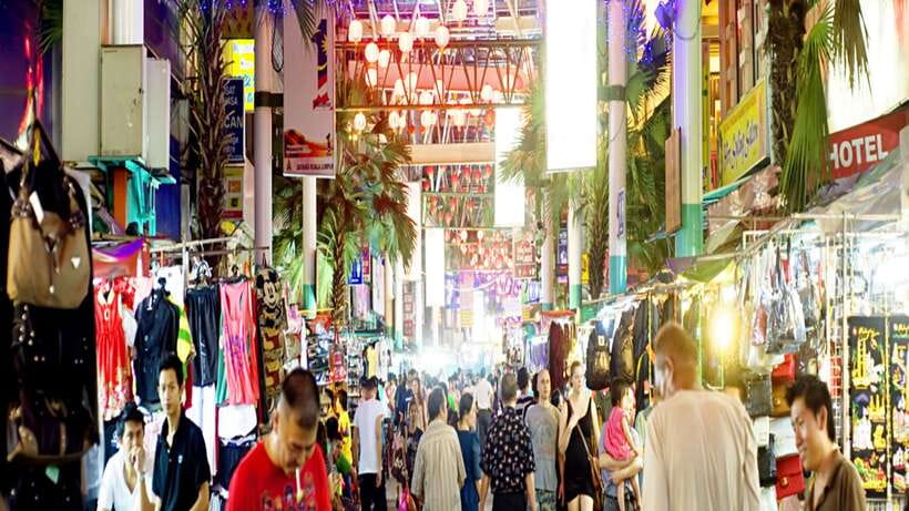 Kuala Lumpur: Street Market Exploration & Shopping Tour - What the vehicle and guide add