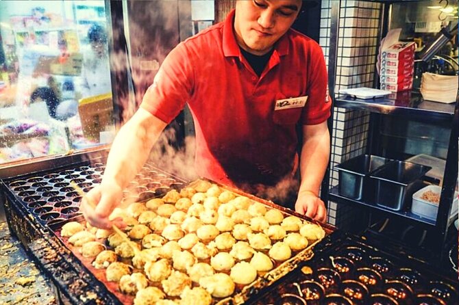 Kuromon Market Tour: All inclusive 6~8 Dishes & 3~4 samplings - Osakan specialties, sweets, and Japanese tea
