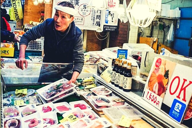 Kuromon Market Tour: All inclusive 6~8 Dishes & 3~4 samplings - The guides make the biggest difference