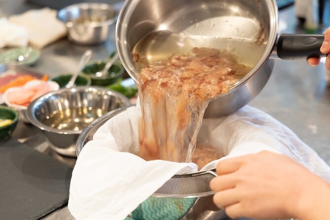 Kyoto: Enjoy Sushi & Market Tour! Best for Family & Couple! - Building vinegar rice from the start