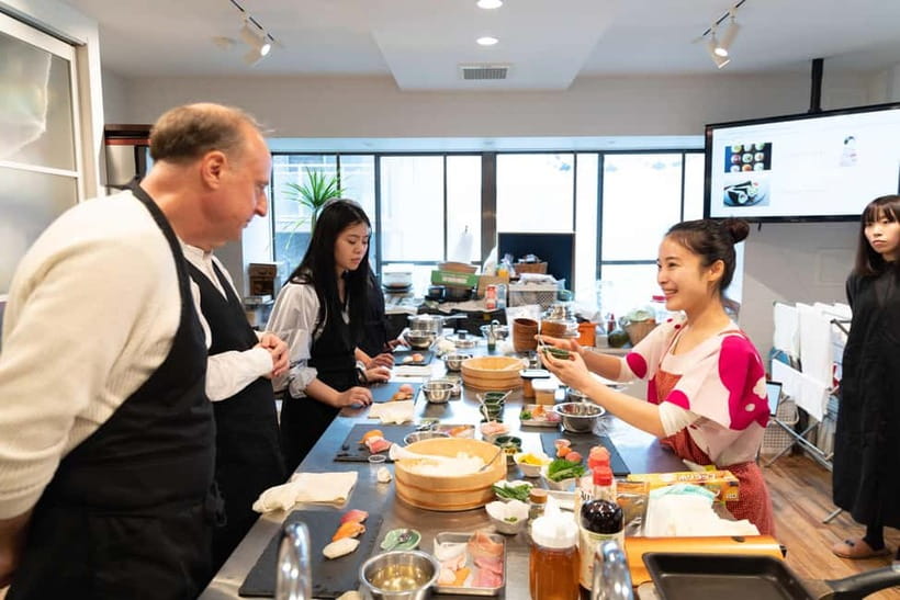 Kyoto: Enjoy Sushi & Market Tour! Best for Family & Couple! - Who will enjoy this two-hour class most