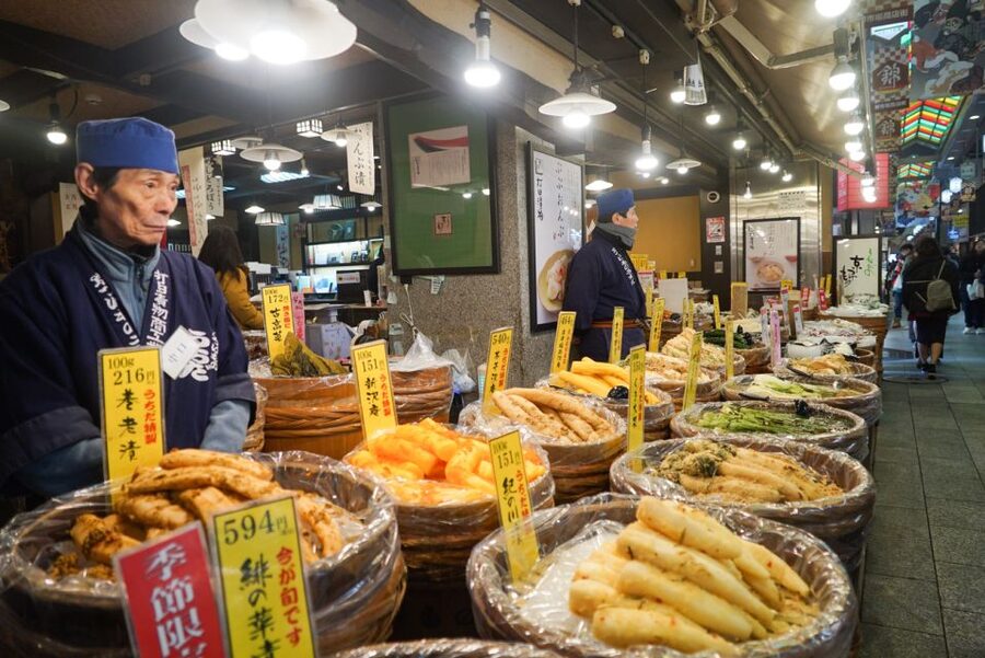 Kyoto: Nishiki Market Brunch Walking Tour-7 Tastings+Brunch - Spending two hours and 15 minutes inside Nishiki Market