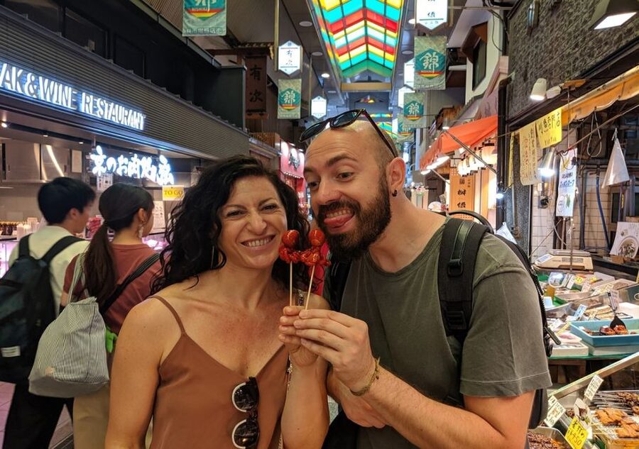Kyoto: Nishiki Market Food Tour - Meeting the guide near Kawaramachi