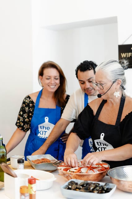 Lagos: Market Tour and Cataplana Cooking Class - Cooking together in a group of eight