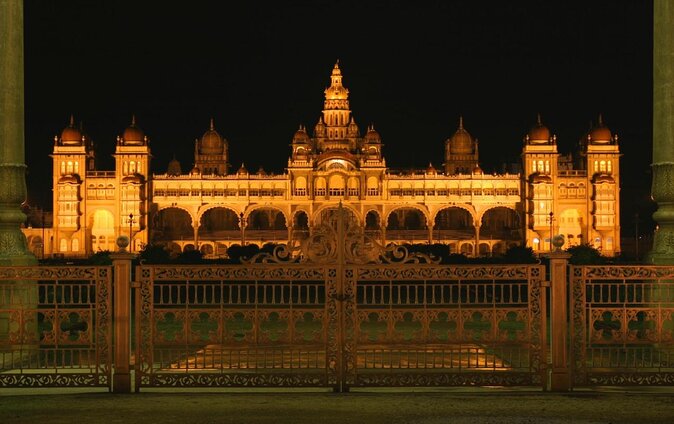 Lalbagh+Bull Temple+Tipu Palace+Market+Lunch=Bangalore City Tour - Key points to know before booking