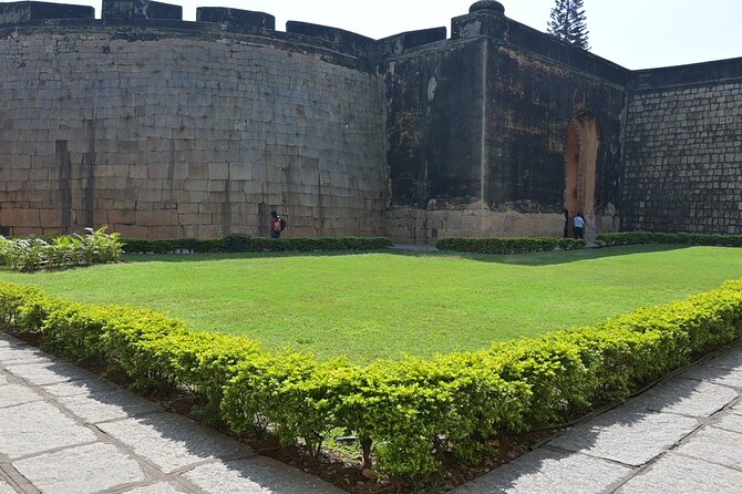 Lalbagh+Bull Temple+Tipu Palace+Market+Lunch=Bangalore City Tour - Vidhana Soudha and Attara Kacheri