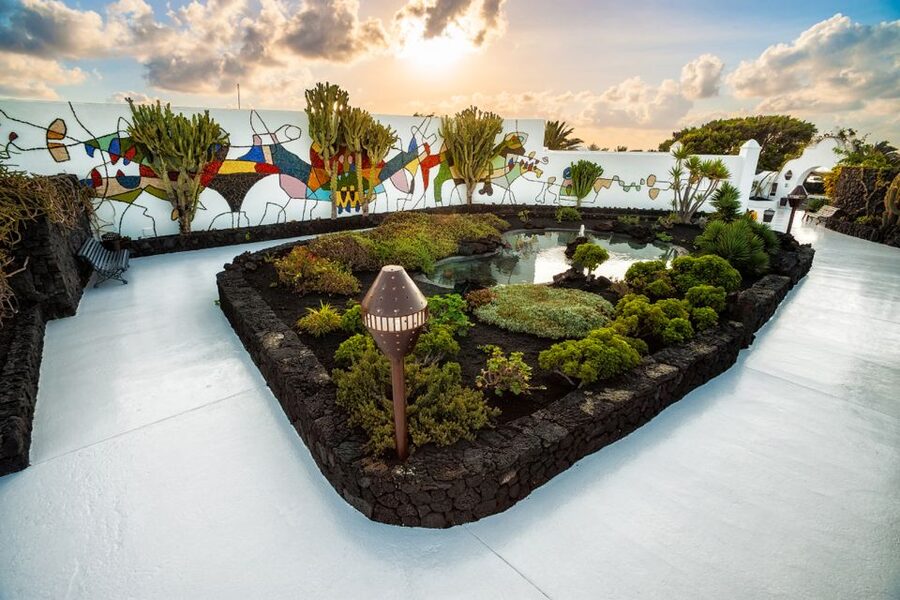 Lanzarote: César Manrique Foundation and Teguise Market - Teguise Market needs a plan