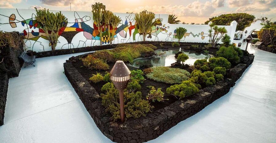 Lanzarote: César Manrique & Teguise Market from Cruise Port - Key points at a glance