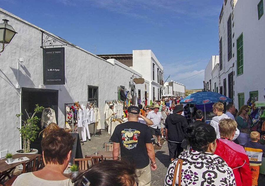 Lanzarote: Teguise Handicraft Market and La Graciosa Island - Why this Teguise and La Graciosa pairing works