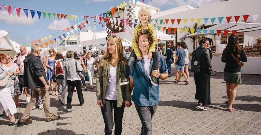 Lanzarote: Teguise Handicraft Market and La Graciosa Island - What the $77 price really includes