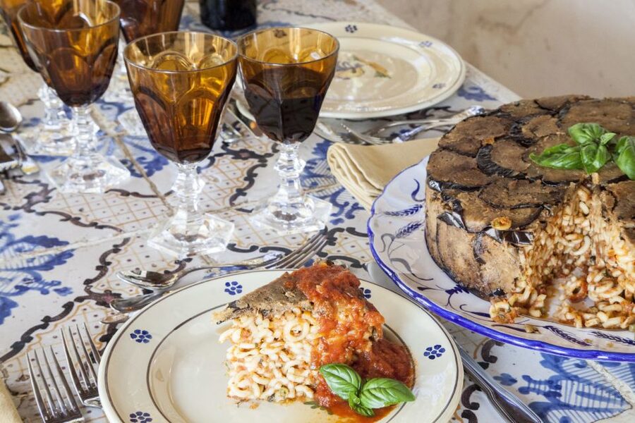 Lecce: Market & Lunch/Dinner at a Local's Home - Starting at a Lecce market with your Cesarina