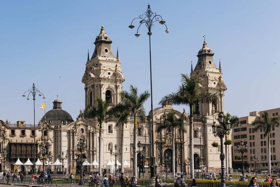 Lima: Historic Center Street Food, Market, and Eateries Tour - Chinatown and the Peruvian-Chinese connection