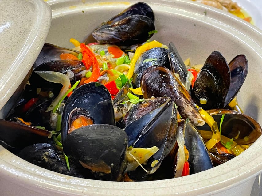 Lisbon: Market Experience & Cooking Class - From Algés Market to the Cooking Table