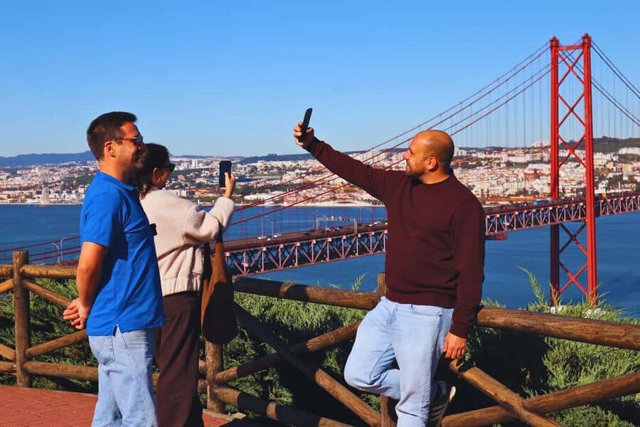Lisbon: Setúbal Market and Wine tour with Cooking class - São Filipe Fortress adds a short scenic pause