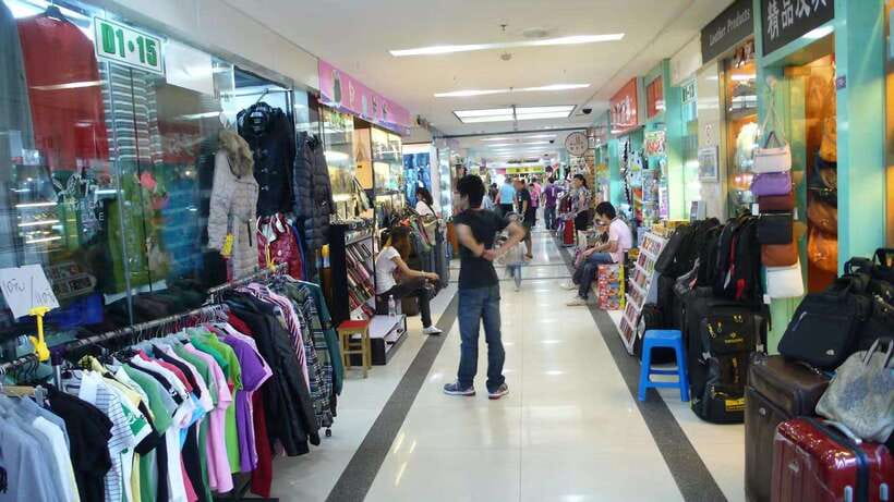 Local Market Shopping Guide - Pearl Market for Jewelry and Accessories